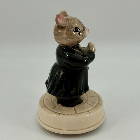 Schmid Vintage Praying Priest Mouse Musical Figurine “Over The Rainbow “ Japan - Picture 4 of 8